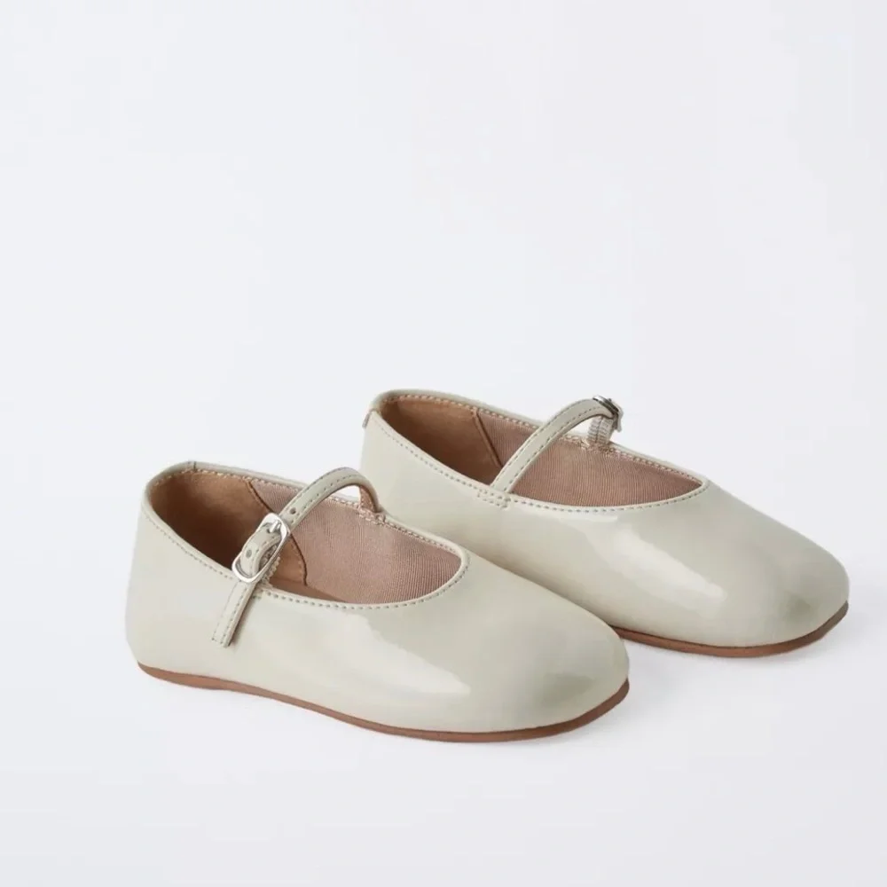 NWOT ZARA PATENT BALLET FLATS 22